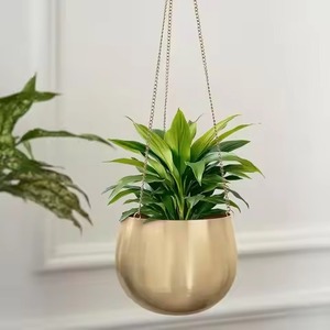 Ensemble de 3 pots suspendus modernes en métal blanc avec barre noire pour usage intérieur/extérieur, design minimaliste, finition thermolaquée - Product Image 4