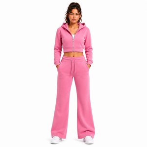 Ensemble de survêtement deux pièces pour femme avec logo personnalisé, comprenant un sweat à capuche court zippé et un pantalon large à taille élastique, idéal pour l'hiver et la mode. - Product Image 1