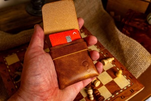 Cartera minimalista de cuero genuino sin costuras, delgada, para tarjetas, para regalo corporativo SLW-0022 - Product Image 5