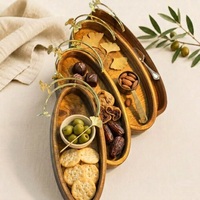 Plateau de service ovale en bois artisanal moderne pour mariage, avec poignées en laiton doré motif feuille de Ginkgo, écologique et décoratif