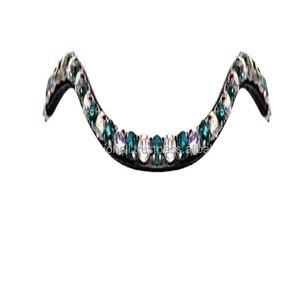 Bande de front de cheval en cuir tanné végétal de haute qualité décorée de strass et de perles cousues à la fin des boucles - Product Image 1