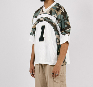 Maillot en maille personnalisé de haute qualité 100 % polyester, coupe carrée, col en V, séchage rapide, manches courtes, motif camouflage pour homme - Product Image 6