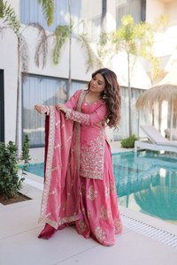 Estilo Kashmirí, Próximamente en Venta: Diseños de Salwar Kameez Pakistaníes con Bordado en Ambos Lados, Especiales para el Mes de Eid/Ramzan, Últimos Modelos para Venta en Línea - Product Image 4