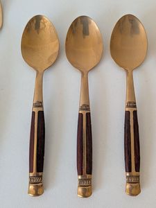 Ensemble de couverts en laiton antique faits à la main – Couverts vintage gravés avec des motifs complexes pour les maisons d'histoire et la haute cuisine - Product Image 6
