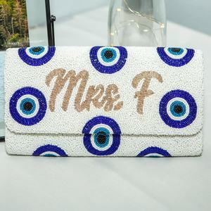 Bolso de mano hecho a mano con cuentas y patrón de ojo turco, bordado Mrs F, blanco, azul, dorado, regalo de boda, forma rectangular - Product Image 3