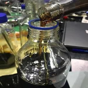 El toque exótico del aceite esencial de madera de agar en fragancia de lujo - Product Image 4