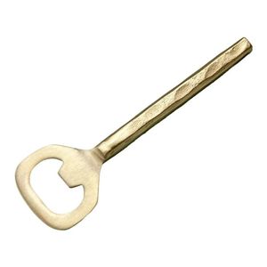 Abridor de Botellas de Metal con Acabado Dorado de Lujo, Diseño Elegante para Accesorios de Bar Premium, Colección de Regalos, Superficie Pulida Duradera - Product Image 1