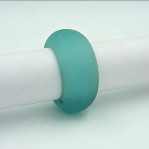 Anneau de serviette Artesign NR 2024 en laiton texturé écologique couleur or pour la décoration de table de mariage et de fête, table élégante - Product Image 4