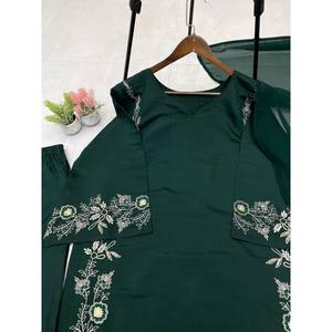 Hermosa ropa de fiesta para mujer Top-Bottom y Dupatta Set - Product Image 2