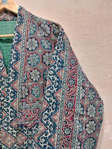 Chaqueta de Algodón con Parches Kantha Tejidos a Mano |   Kimono Acolchado Transpirable de Invierno con Cinturón |   Sostenible - Product Image 3