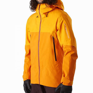 Veste de ski orange haut de gamme avec capuche réglable, design imperméable et plusieurs poches zippées pour les sports d'hiver en plein air - Product Image 4