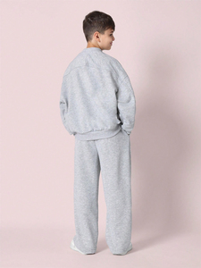 Ensembles de vêtements personnalisés pour enfants 2026 – Survêtements de haute qualité 2 pièces pour enfants – Ensemble de survêtement évasé en coton chaud et pantalon de jogging - Product Image 2
