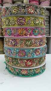 Tissu en dentelle florale brodée de sequins haut de gamme avec motifs élégants pour les mariages et les vêtements de créateurs - Product Image 5