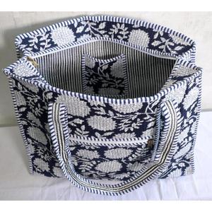 Bolso Tote Acolchado de Algodón con Estampado Floral, Bolso de Hombro Hecho a Mano en India, Bolso de Compras Boho para Mujer - Product Image 4