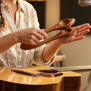 Cuillères musicales en bois faites à la main de qualité supérieure, instrument de percussion folklorique traditionnel pour l'apprentissage et la performance musicale - Product Image 4