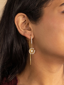 Boucles d'oreilles Flora Spectrum, élégantes, multicolores, inspirées des fleurs, boucles d'oreilles pendantes pour femmes, pour les fêtes, les mariages, les soirées, les occasions spéciales - Product Image 4