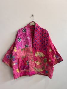 Veste kimono courte matelassée Kantha faite à la main pour femmes, style bohème - Product Image 2