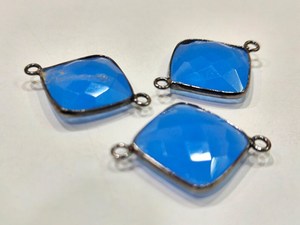 Juego de 2 piezas de dijes de doble aro con forma de cojín de calcedonia azul y conector de piedra briolette - Product Image 2