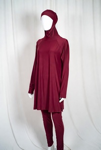 Traje de Baño Burkini Modesto para Mujer, Manga Larga, Color Borgoña Sólido, para Playa o Piscina - Product Image 2