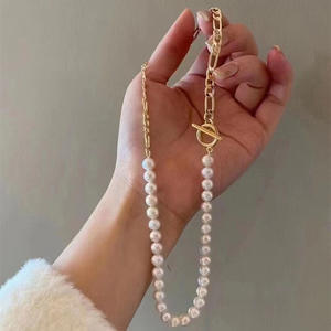 Collar de Perlas de Agua Dulce Naturales de Diseño Versátil Zhuji, Cadena de Clavícula con Cierre OT, Mitad Perla, Mitad Cadena, Paquete Dorado, a la Moda - Product Image 3