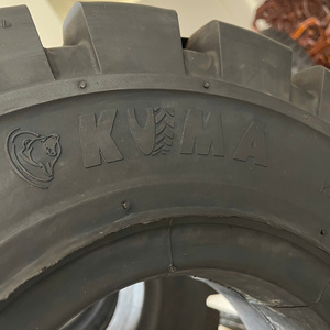Meilleurs prix d'usine directement du Vietnam, pneus de chariot élévateur solides KUMA KF 503 700-12 de qualité supérieure, norme d'exportation, noirs, 20 pieds - Product Image 2