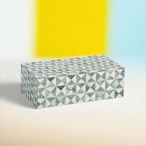 Caja de Resina Azul Hecha a Mano de Alta Calidad, Elegante Solución de Almacenamiento con Diseño de Ángeles y Frutas - Product Image 1