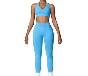 Ensemble de yoga lavande de haute qualité pour femme : Soutien-gorge de sport sans couture à dos nu et leggings taille haute respirants, écologiques, avec logo frontal - Product Image 5