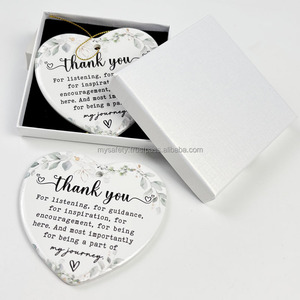 เครื่องประดับตกแต่งคริสต์มาสเซรามิกรูปหัวใจทรงกลมแบบคลาสสิก พิมพ์ลายตามสั่งด้วยเทคนิคซับลิเมชั่น พร้อมกล่องของขวัญ ป้ายห้อยแบบกำหนดเองได้ - Product Image 2