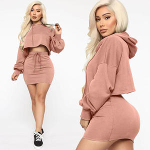 Ensemble de survêtement à capuche 2 pièces pour femme, couleur unie, en coton tricoté et élasthanne, décontracté, toutes saisons, manches longues, coupe au-dessus du genou - Product Image 3