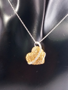 Collier pendentif cœur en dôme avec diamant naturel taille brillant 1,45 carats total, en argent sterling plaqué or, serti à griffes, tendance, pour femme, idéal pour mariage - Product Image 6