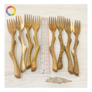 Ensemble de cuillères en bois en forme de cœur faites à la main pour la décoration de la cuisine, cuillères en bois durables et écologiques sculptées à la main de style zen asiatique - Product Image 5