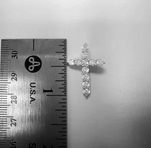 จี้เพชรทรงกากบาทวินเทจสำหรับผู้หญิง Tishya Diamond น้ำหนัก 1 กะรัต ประดับด้วยโมอิสซาไนต์ ชุบทองคำขาว 14K บนตัวเรือนเงิน ของขวัญ - Product Image 4