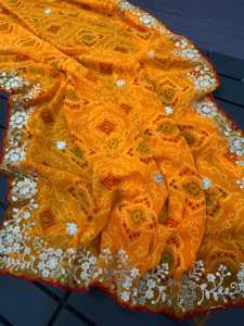 ผ้าไหมแท้แบบดั้งเดิมสำหรับงานปาร์ตี้ ลายจอร์เจีย พร้อมงานปัก ขอบลูกไม้ และพู่ห้อย - Product Image 3