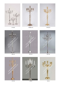 Grand candélabre sur pied en aluminium fait main, tendance, pour la décoration intérieure, idéal comme centre de table pour Noël et les mariages - Product Image 6