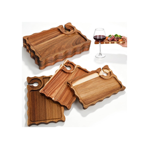 Assiettes rectangulaires en bois d'acacia de haute qualité avec porte-verre à vin, provenant du Vietnam - Product Image 1