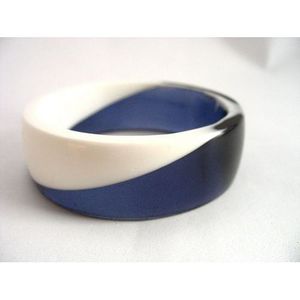 Brazaletes Modernos de Resina y Madera con Acabado Artesanal, Fornituras de Joyería Hechas a Mano - Product Image 3
