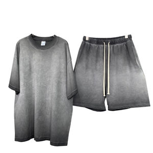 Ensemble short et t-shirt délavé style streetwear pour homme – T-shirt ample à épaules tombantes et short délavé effet soleil – Deux pièces - Product Image 1