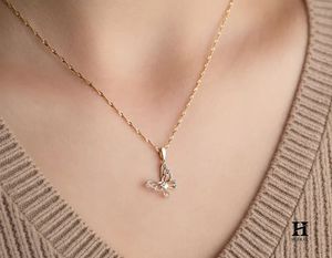 Collier pendentif papillon en or personnalisé avec diamants – Fabrication de bijoux fins - Product Image 1