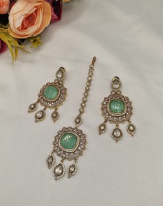 Traditional Wedding Choker <b>Jewelry</b> Set Antique Gold Polish <b>Kundan</b> Stone Necklace Set with Matching Earrings MaangTika Collection - Product Image 3