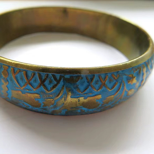 Brazaletes, Pulseras y Conjuntos de Brazaletes de Latón Hechos a Medida con Incrustaciones de Resina y Piedras de Colores para Tiendas de Joyería de Moda - Product Image 1