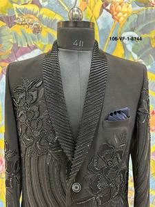 Blazer pour homme de mariage festif, style Sherwani, à revers châle, infroissable, avec motif floral 'Nightfall Bloom', en base TR Lachka Premium et médaillons floraux 3D - Product Image 1