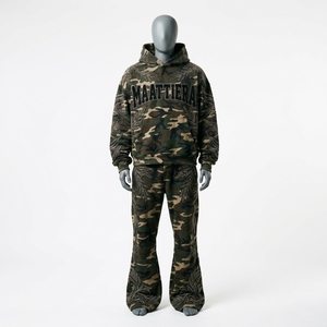 Conjunto Deportivo de Camuflaje para Hombre, Chaqueta y Pantalones con Bordado de Hojas de Diamantes de Imitación, Ropa Deportiva Personalizada de Primera Calidad - Product Image 1