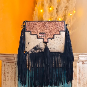 Bolso bandolera de cuero genuino 100% hecho a mano con flecos de piel de vaca, tallado, estilo bohemio, color turquesa, nuevo, de diseñador, para mujer. - Product Image 4