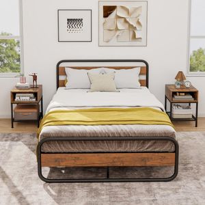 Comodino in Stile Industriale con Ripiano a Rete, Arredamento Unico in Stile Country - Product Image 2