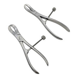 Pinzas Quirúrgicas de Reducción Manual Reutilizables y Ecológicas de Alta Calidad MEDZORA SURGICAL para Aplicaciones de Pestañas - Product Image 1