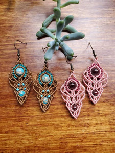 Juego de Pendientes de Macramé Boho Hechos a Mano con Amatista, Jaspe Dálmata y Ópalo, Pendientes Colgantes con Piedras Preciosas, Joyería Artesanal para Mujer - Product Image 4