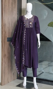 Conjunto de Kurta Bordada para Mujer con Duppata y Pantalones a Juego, Corte Holgado, Ropa Casual Tradicional - Product Image 4