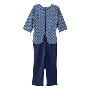 Combinaison élégante pour femme avec haut en dentelle et ensemble de blouses bleues à motif vague pour femme avec manches 3/4 et pantalon uni pour l'hôpital - Product Image 2