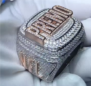 Anillo de Plata de Ley 925 con Moissanita Plateada, Diseño Elegante y Contemporáneo, Unisex - Product Image 1