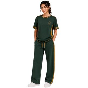 Conjunto de dos piezas informal personalizado para mujer, camiseta de manga corta verde bosque y amarillo mostaza y pantalones anchos con contraste. - Product Image 1